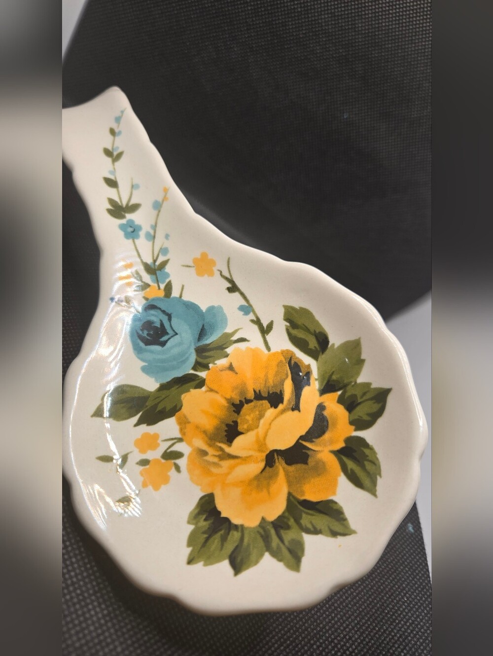 The Pioneer Woman Cream Ceramic Spoon Rest